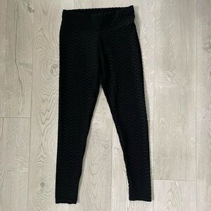 TEXTURED LEGGINGS